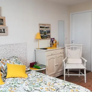 studio-neuf-avec-coin-terrasse-et-acces-jardin.hotels-rhonealpes.com/